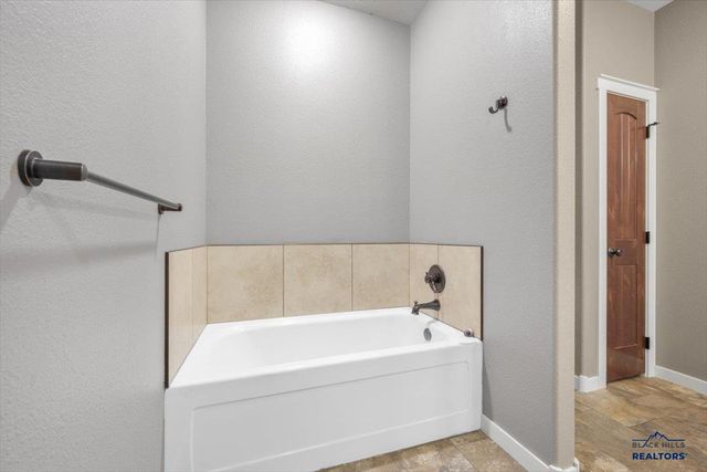 1722 IRON HORSE LOOP, Spearfish, SD 57783