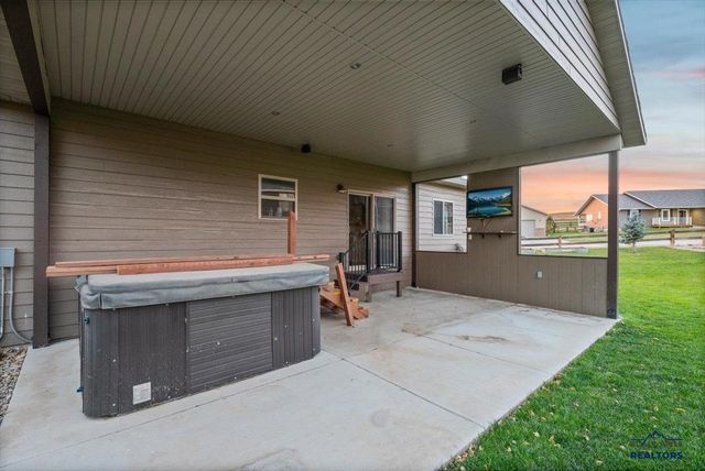 1722 IRON HORSE LOOP, Spearfish, SD 57783