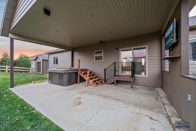 1722 IRON HORSE LOOP, Spearfish, SD 57783