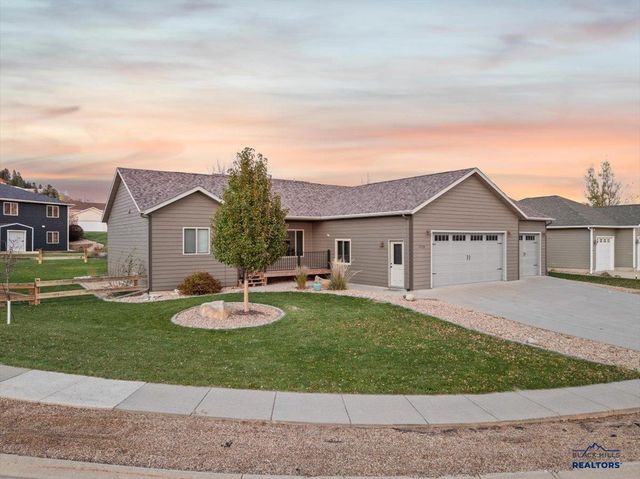 1722 IRON HORSE LOOP, Spearfish, SD 57783