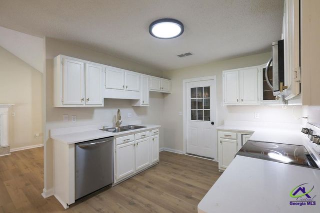 731 Gateway Drive, Bonaire, GA 31005