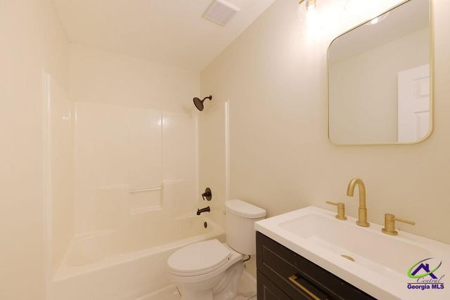 731 Gateway Drive, Bonaire, GA 31005