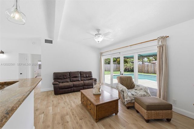 1141 SW 45th Ter, Plantation, FL 33317