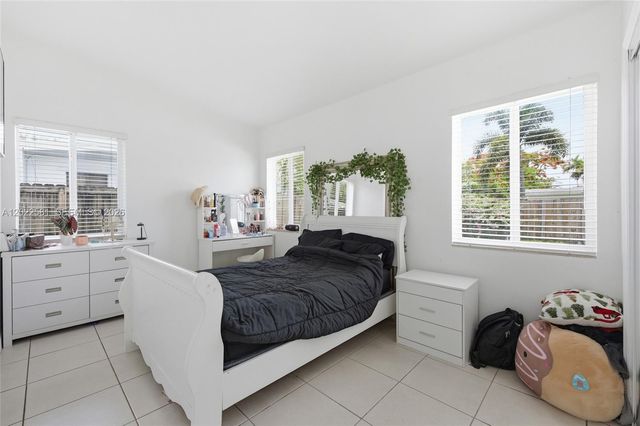 1141 SW 45th Ter, Plantation, FL 33317