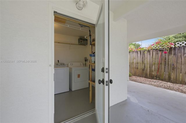 1141 SW 45th Ter, Plantation, FL 33317