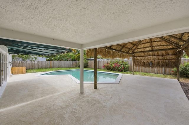 1141 SW 45th Ter, Plantation, FL 33317