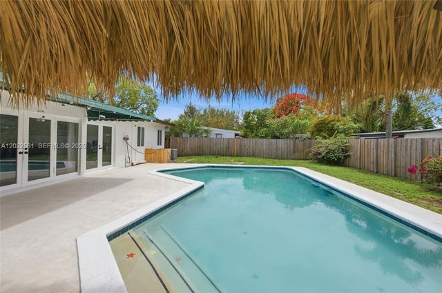 1141 SW 45th Ter, Plantation, FL 33317