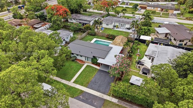 1141 SW 45th Ter, Plantation, FL 33317