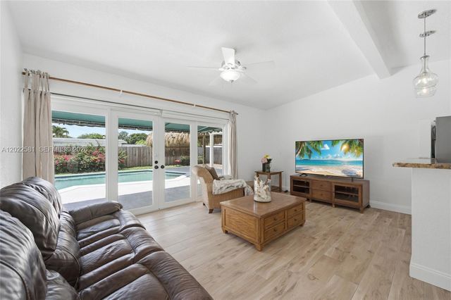 1141 SW 45th Ter, Plantation, FL 33317