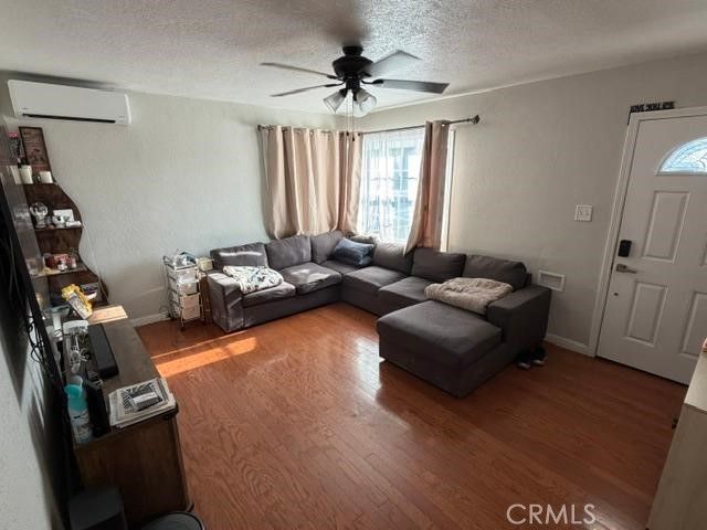 4832 Matney, Long Beach, CA 90807