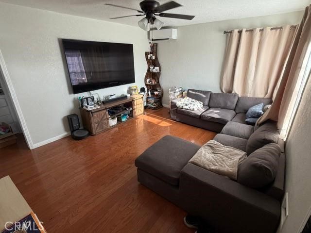 4832 Matney, Long Beach, CA 90807