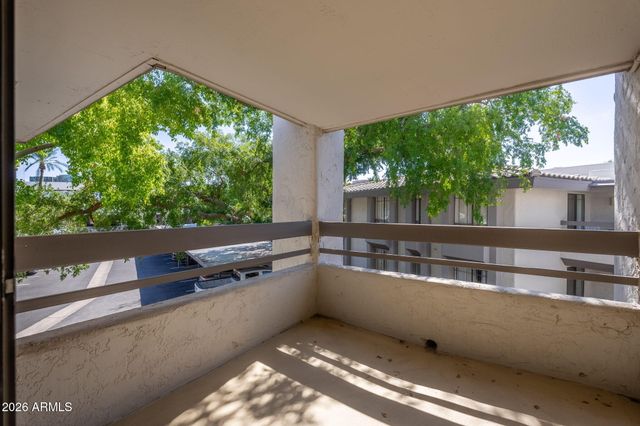 5211 N 24TH Street 208, Phoenix, AZ 85016