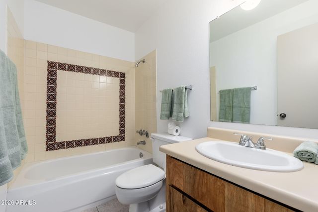 5211 N 24TH Street 208, Phoenix, AZ 85016