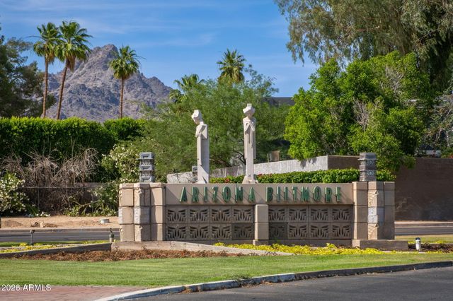 5211 N 24TH Street 208, Phoenix, AZ 85016