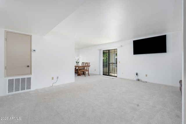 5211 N 24TH Street 208, Phoenix, AZ 85016