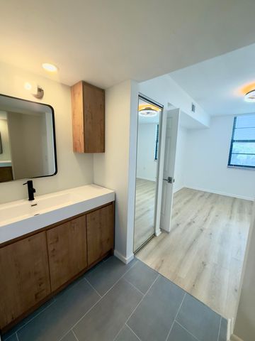 3710 WHITEHALL Drive 404, West Palm Beach, FL 33401