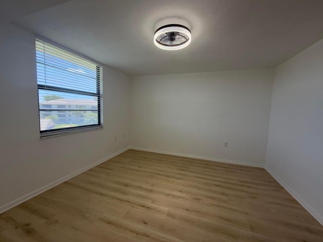 3710 WHITEHALL Drive 404, West Palm Beach, FL 33401