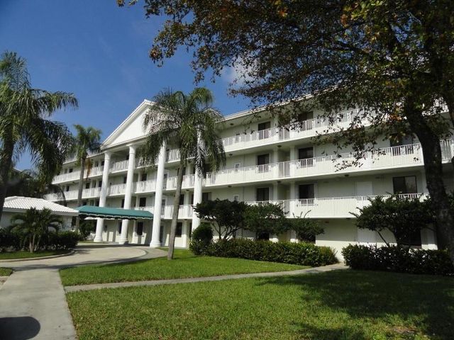 3710 WHITEHALL Drive 404, West Palm Beach, FL 33401