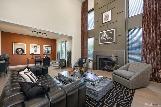 2085 Kohli Drive, Troy, MI 48083