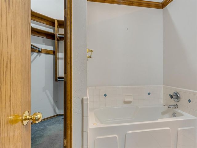 1197 S Choctaw Road, Choctaw, OK 73020