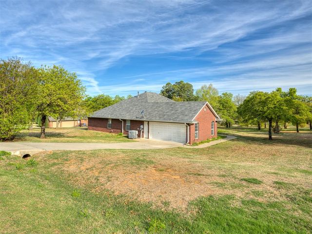 1197 S Choctaw Road, Choctaw, OK 73020