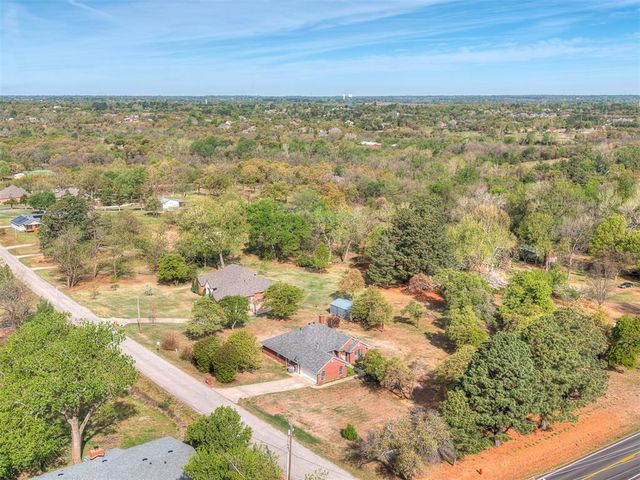 1197 S Choctaw Road, Choctaw, OK 73020