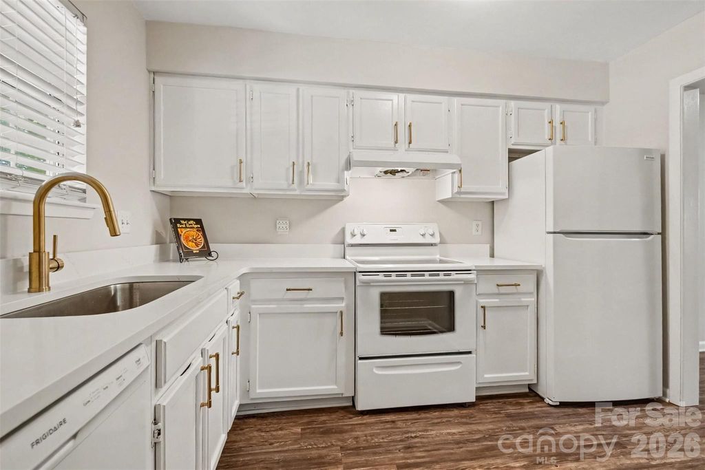 3312 Heathstead Place, Charlotte, NC 28210