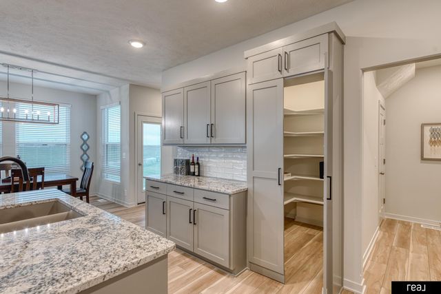 12510 Carpenter Street, Papillion, NE 68046