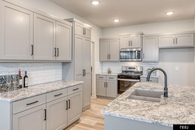 12510 Carpenter Street, Papillion, NE 68046