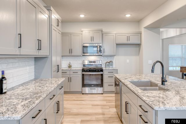 12510 Carpenter Street, Papillion, NE 68046