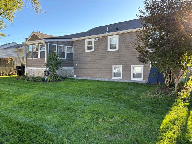 7 Elsie Drive, Johnston, RI 02919