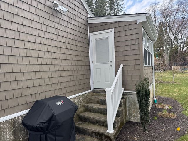 7 Elsie Drive, Johnston, RI 02919