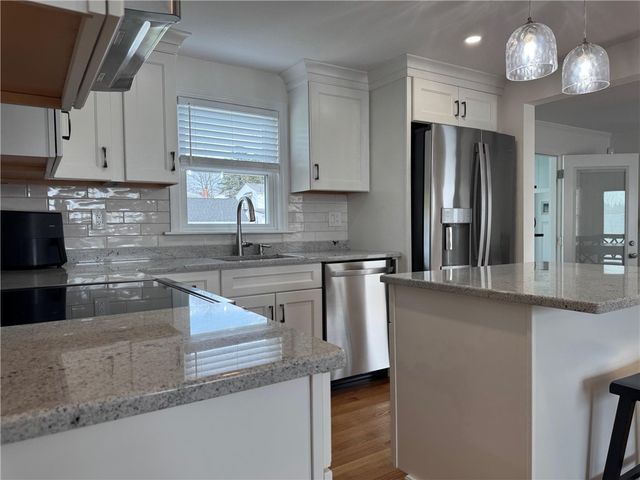 7 Elsie Drive, Johnston, RI 02919