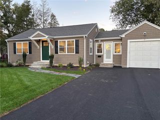 7 Elsie Drive, Johnston, RI 02919