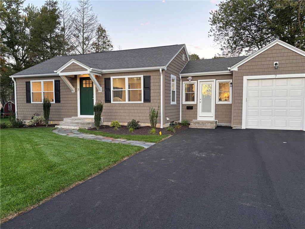 7 Elsie Drive, Johnston, RI 02919