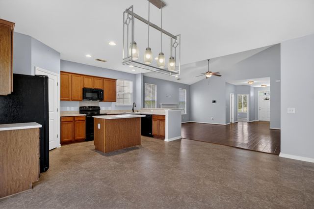 1002 Bridlewood Farms Parkway, Ridgeville, SC 29472