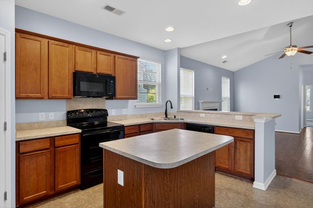 1002 Bridlewood Farms Parkway, Ridgeville, SC 29472