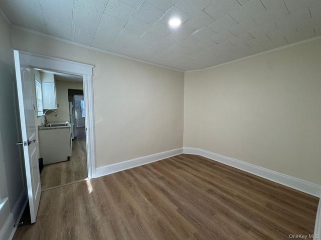 169 Lockwood Avenue 2nd Floor, Yonkers, NY 10701