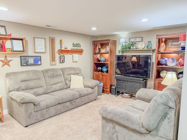 403 2nd Street NW, Bondurant, IA 50035