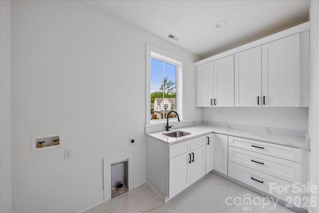2033 South Street, Charlotte, NC 28208