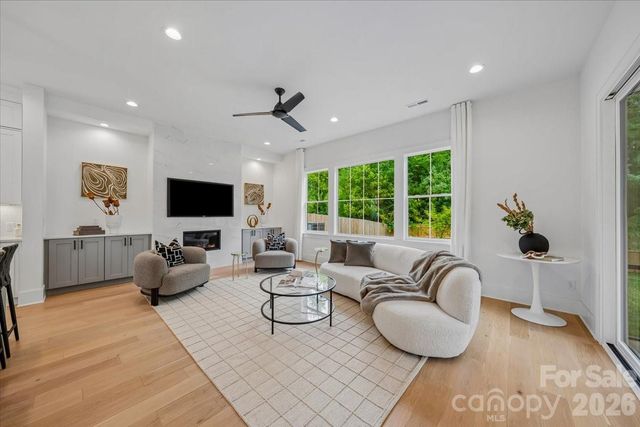 2033 South Street, Charlotte, NC 28208