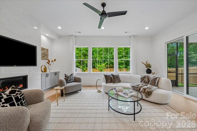 2033 South Street, Charlotte, NC 28208