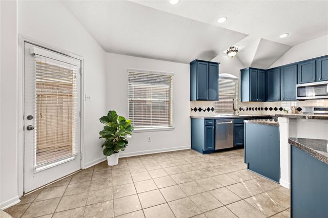 2625 Emerald Springs Court, Pearland, TX 77584