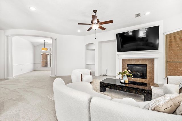 2625 Emerald Springs Court, Pearland, TX 77584