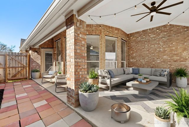 2625 Emerald Springs Court, Pearland, TX 77584