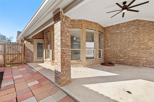 2625 Emerald Springs Court, Pearland, TX 77584