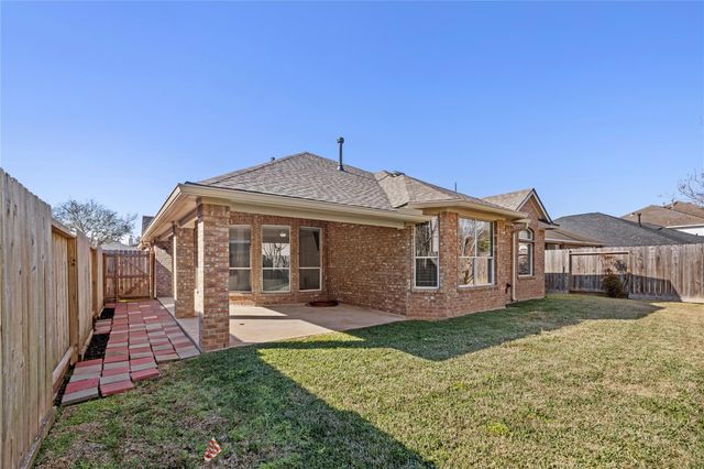 2625 Emerald Springs Court, Pearland, TX 77584