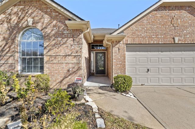 2625 Emerald Springs Court, Pearland, TX 77584