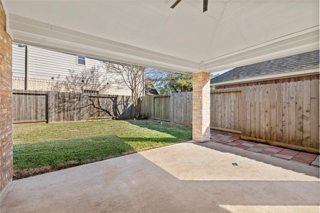 2625 Emerald Springs Court, Pearland, TX 77584