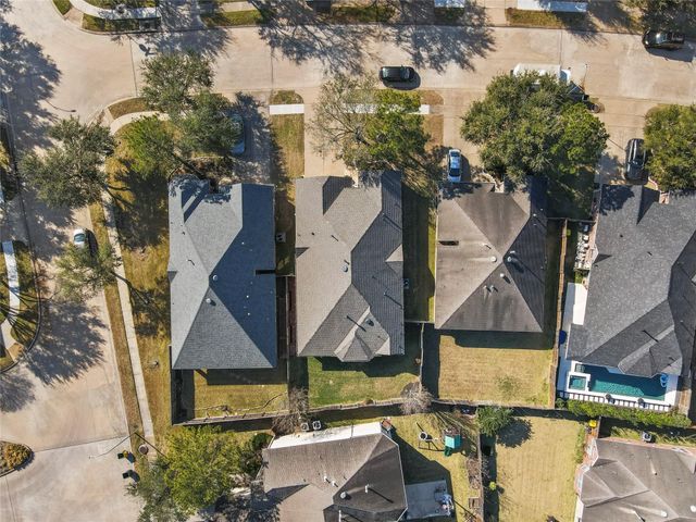 2625 Emerald Springs Court, Pearland, TX 77584